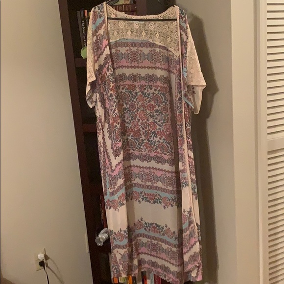 Used L/XL Maurices Floral Kimono - Picture 1 of 8